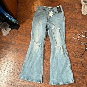 Levi’s 70s High Flare 28x30 brand new with tags